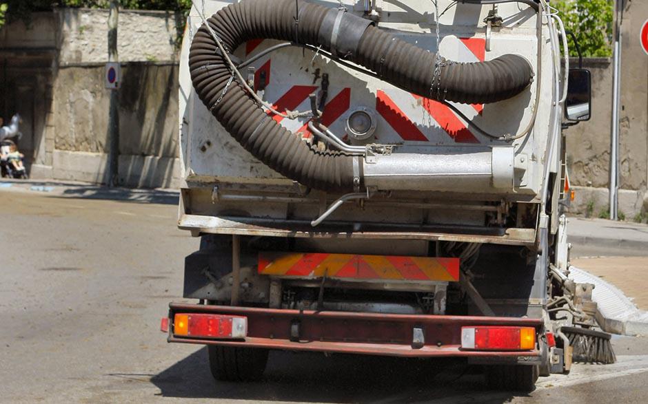 pompe débouchage wc Louvres
